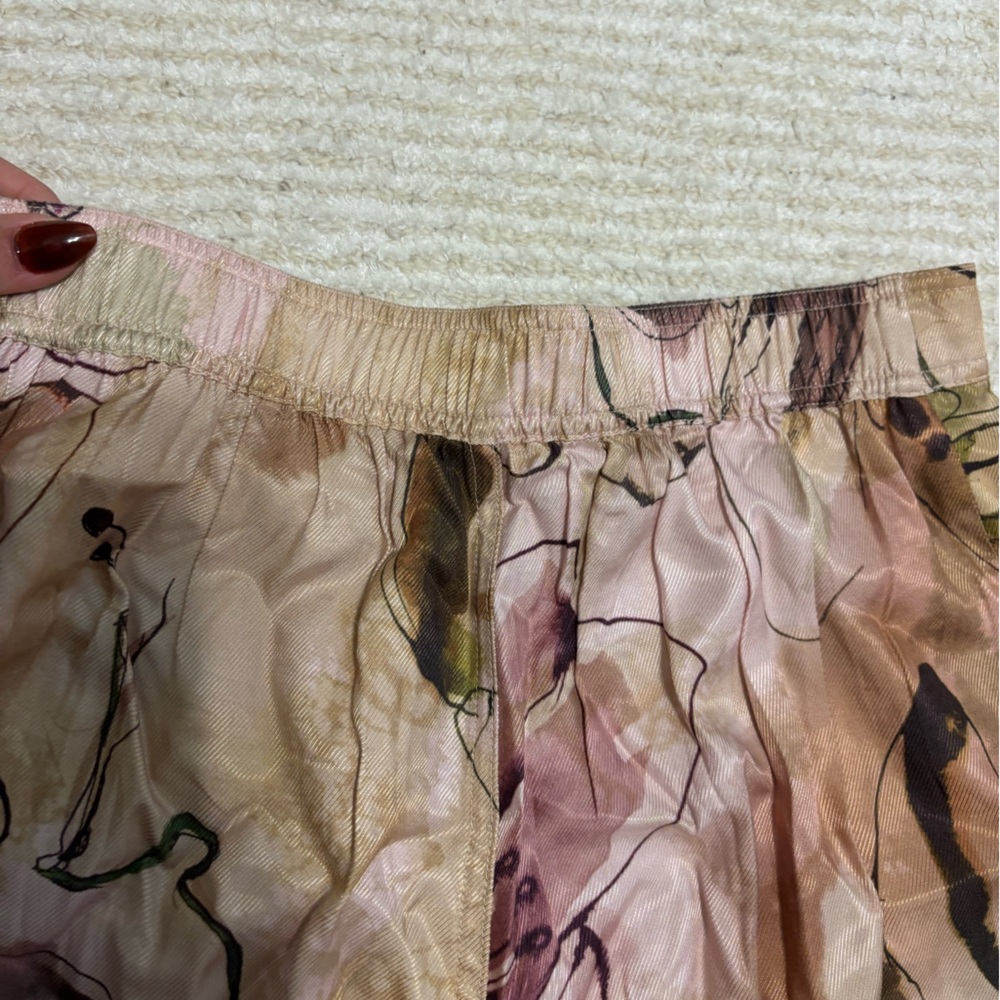 Anthropologie Palazzo Utility Pants
| Floral Flowy Patterned Pants - Picture 6 of 6